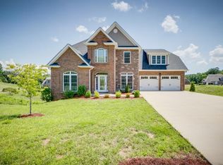 5014 Rose Gardens Cir, Kingsport, TN 37660
