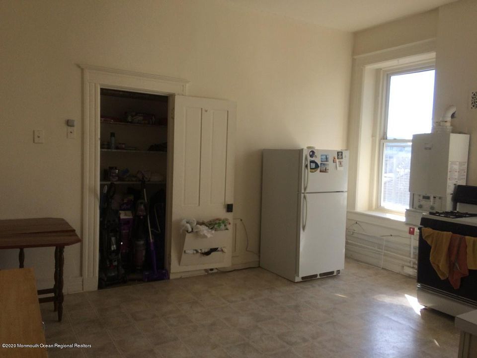 2nd image of 1090 Ocean Ave APT 2