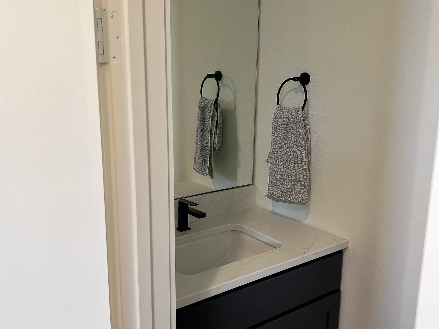 4 bed, 4.5 bath, 2000 sqft, $850 — Photo 4