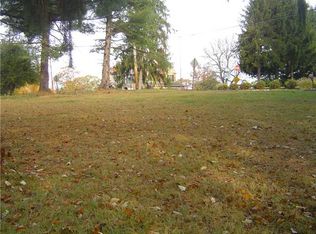 1306 Moreland Dr, Coraopolis, PA 15108