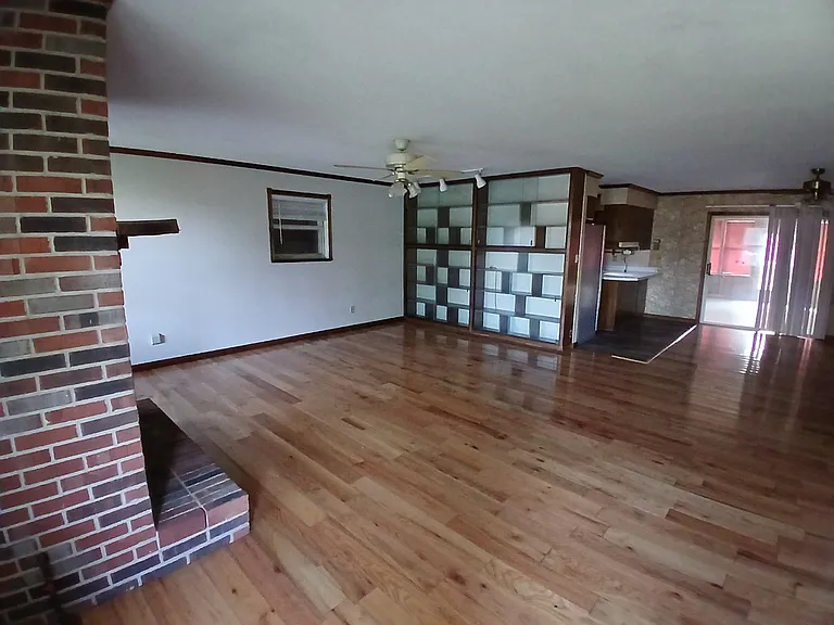 2141 Northeast Rd SE — Photo 2