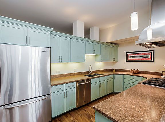 4th image of 165 N Canal St APT 601
