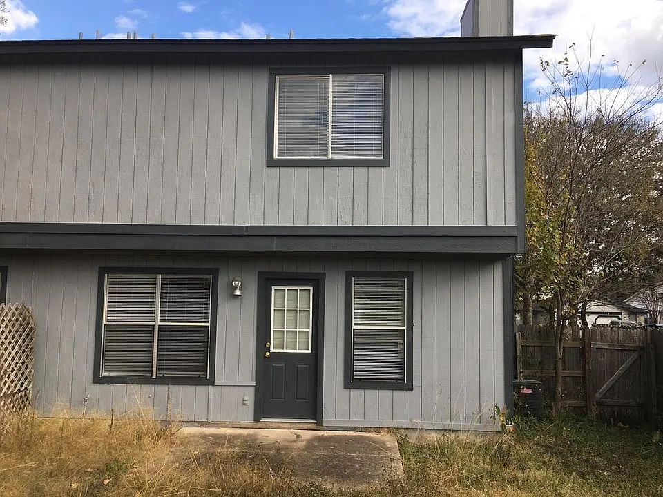 Windows and back door to large back yard