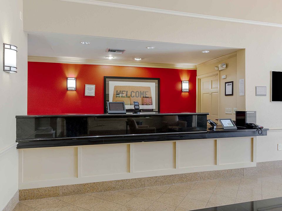 Lobby and Guest Check-in
