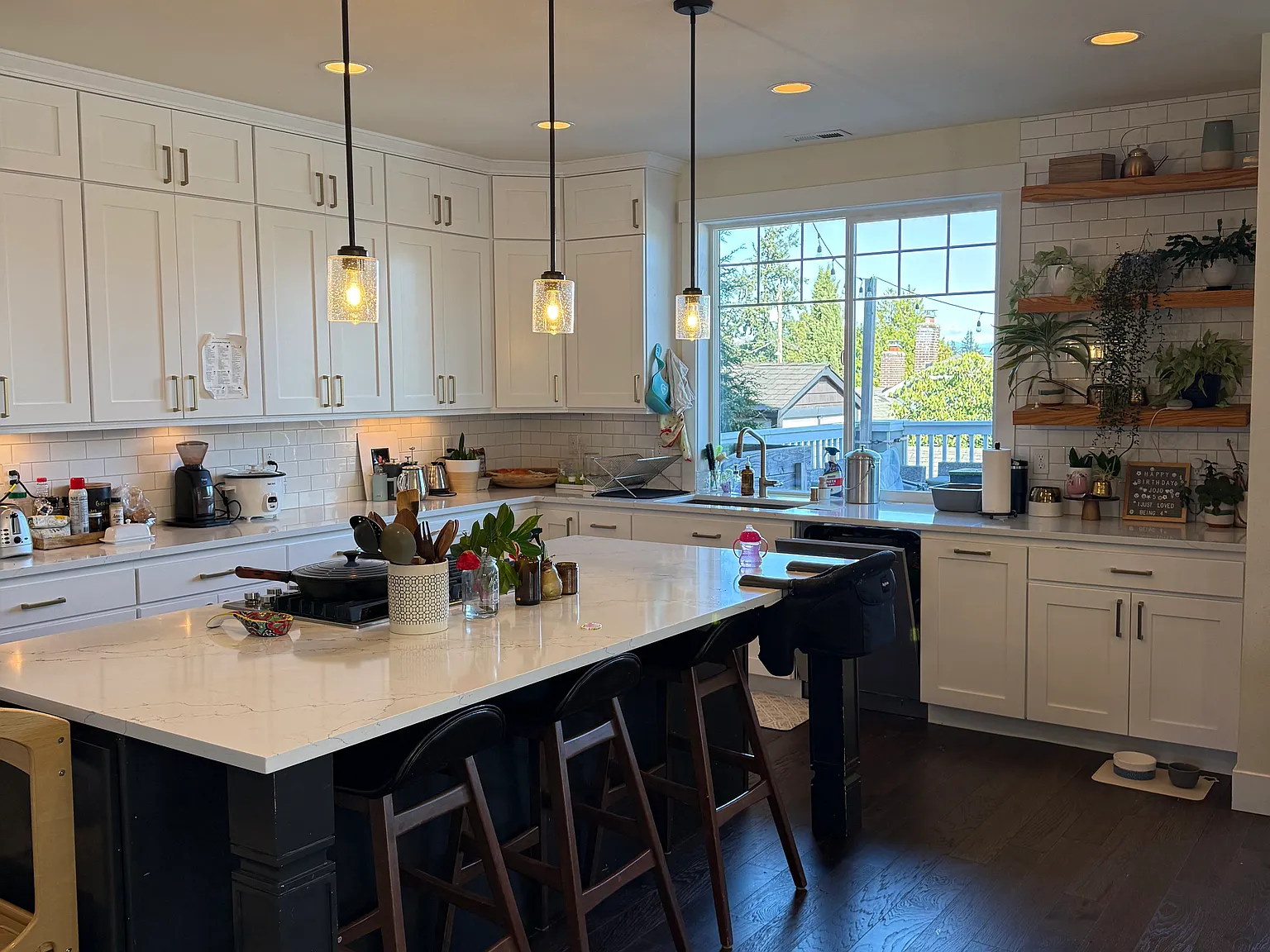 4 bed, 2050 sqft, $4,800 — Photo 2