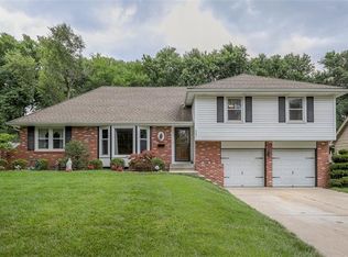 9601 Carter Dr, Overland Park, KS 66212