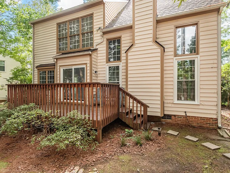 121 Haddonfield Ln — Photo 24