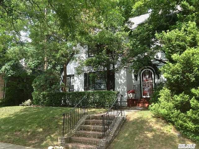 1st image of 10423 192nd St