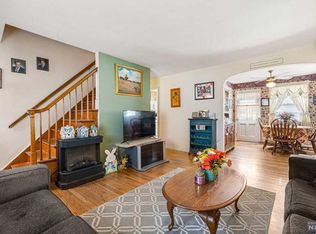 19 Cedar St, Oakland, NJ 07436