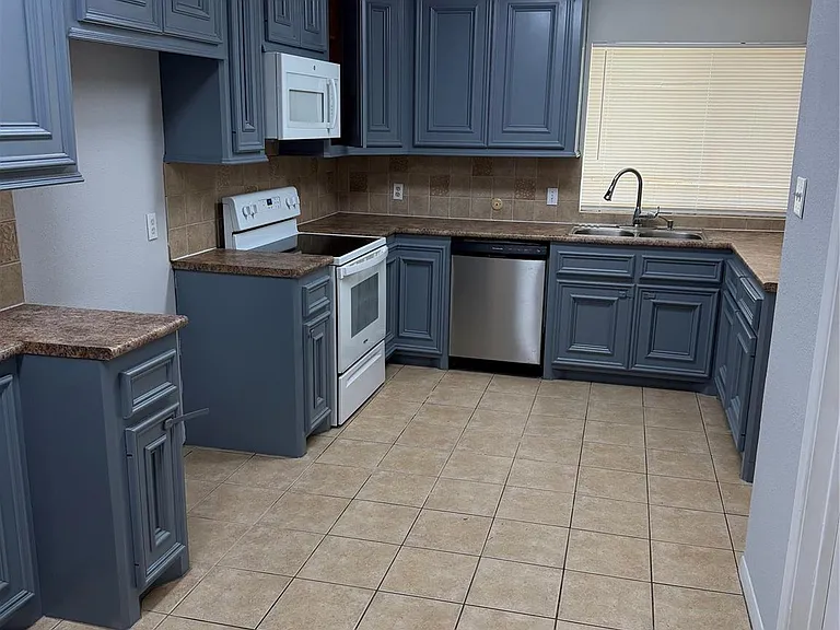 15722 Echo Canyon Dr — Photo 17