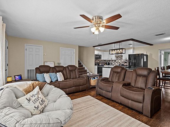 5th image of 1228 Walker Circle S