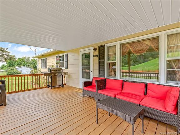 4th image of 302 Pineola St