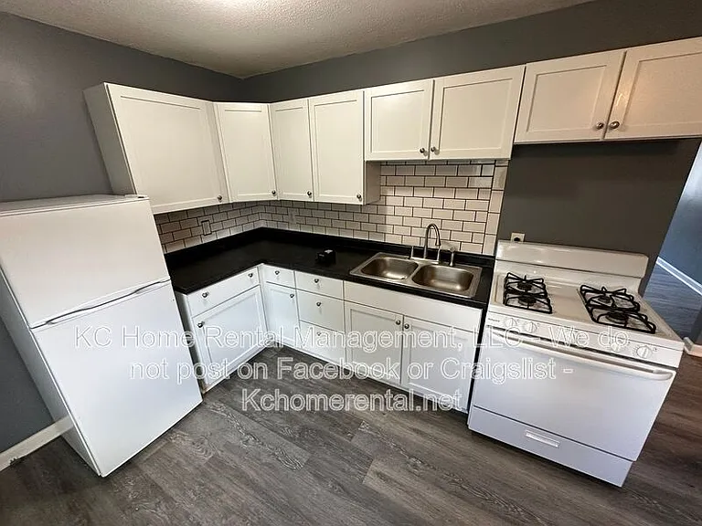3118 N 55th St #B — Photo 12