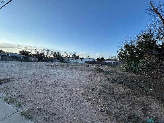 5th image of 2406 W Lea St