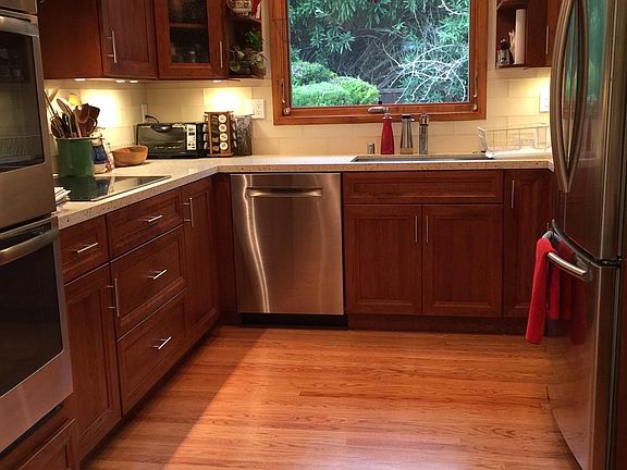 4th image of 894 Garland Dr