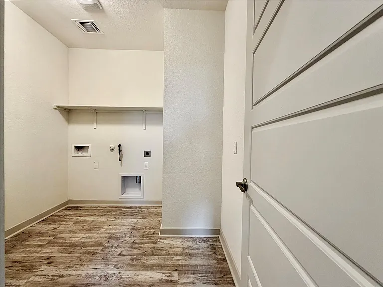 10214 Norshire Ln — Photo 24