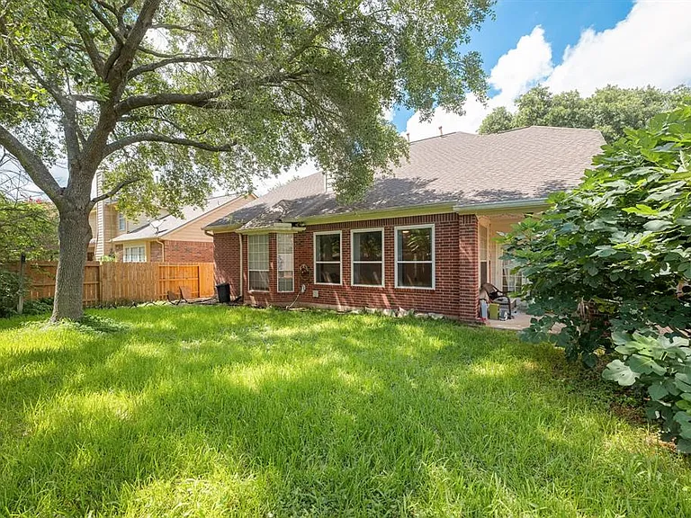 7410 Greatwood Grove Dr — Photo 16