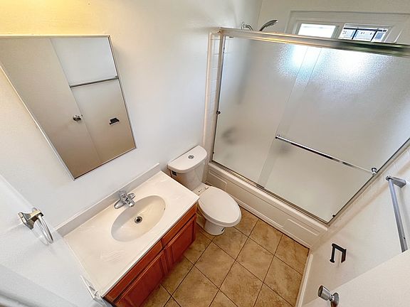 5th image of 2800 21st Ave Unit 20