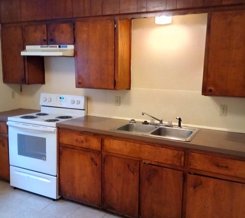 1st image of 803 W Avenue E APT 1