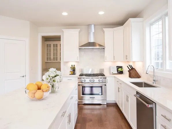 23 Brooke St, North Grafton, MA 01536