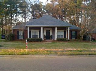 305 Woodrun Dr, Ridgeland, MS 39157