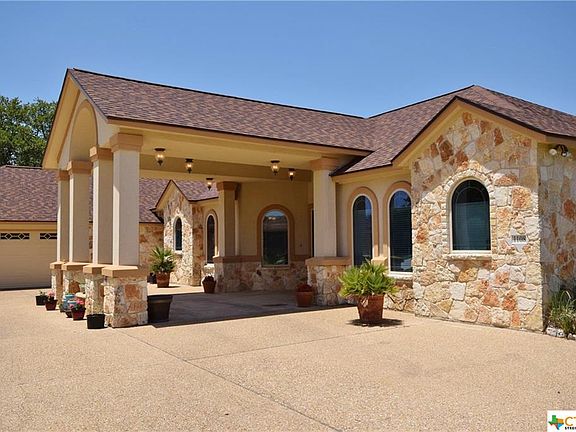 3rd image of 1108 Red Leaf Dr