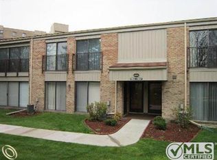 17853 University Park Dr #2, Livonia, MI 48152