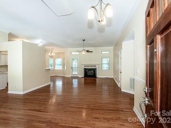 4th image of 135 Woodstork Cove Dr