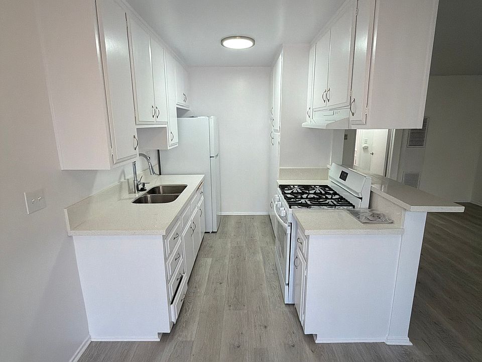 1st image of 1508 S Centinela Ave APT 3
