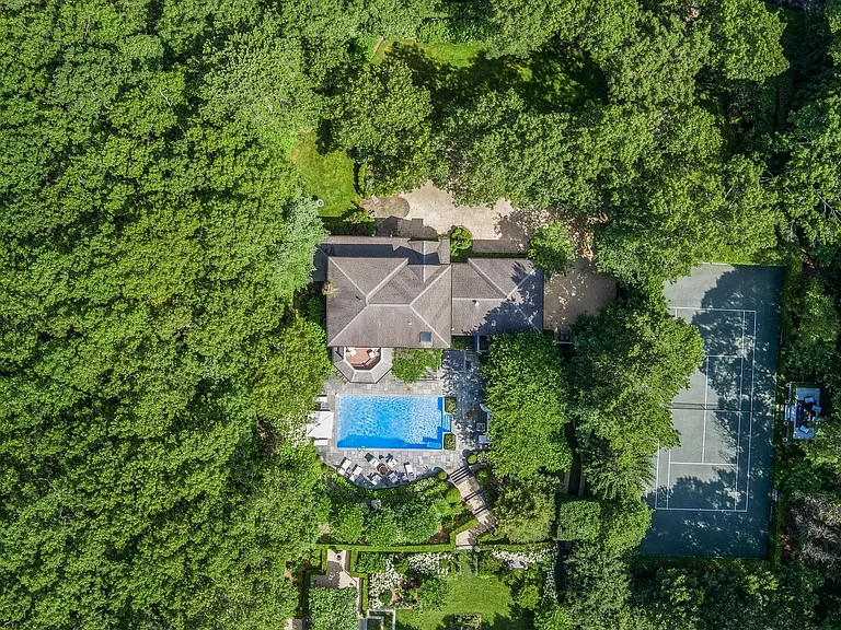 371 Sag Harbor Tpke — Photo 59