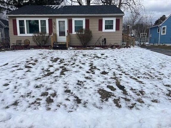 3rd image of 82 Leonard Ave