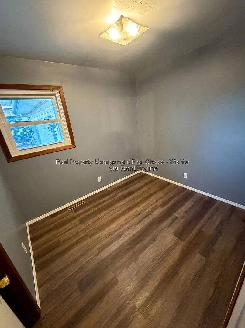 3 bed, 2.0 bath, 1596 sqft, $1,550 — Photo 4