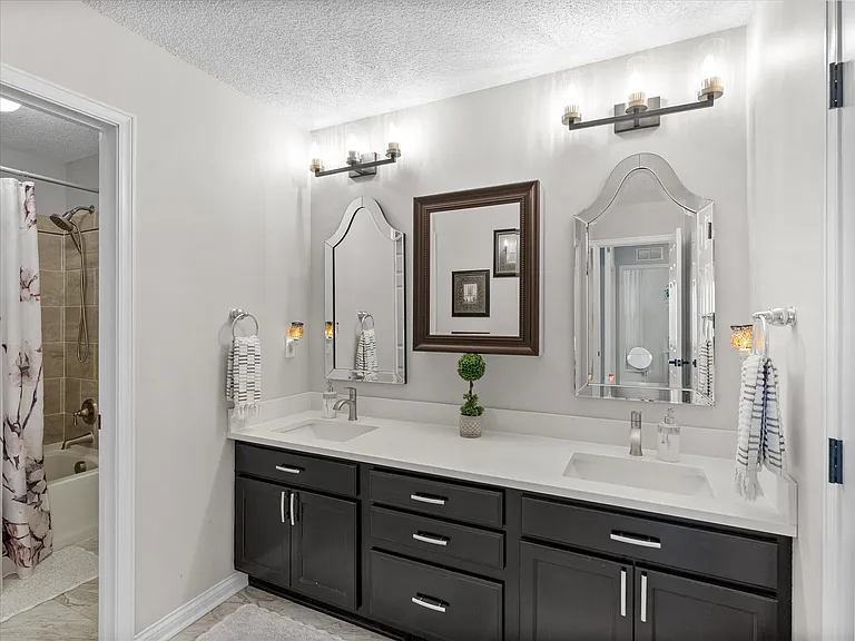 9660 Washington Blvd #3 — Photo 32