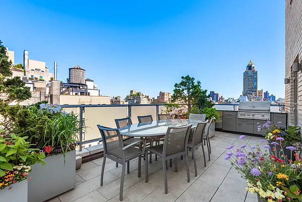 Sold by Corcoran | media 4