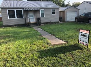 505 E Adams Ave, Casey, IL 62420