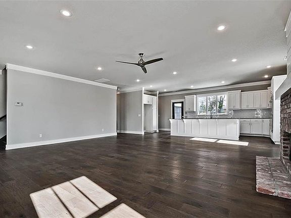 5th image of 1226 N Shady Ln