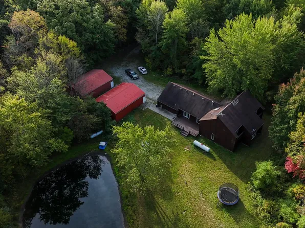 9202 Crawford Rd, Columbus, MI 48063