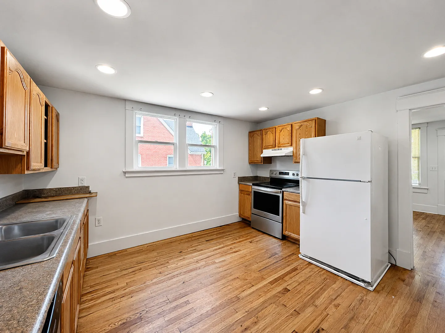 703 Progress St — Photo 3