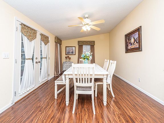 2nd image of 825 Rolling Meadows Dr