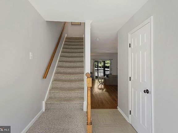 4th image of 10 Variton Dr