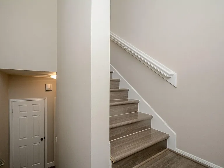 1307 Prospect St — Photo 35