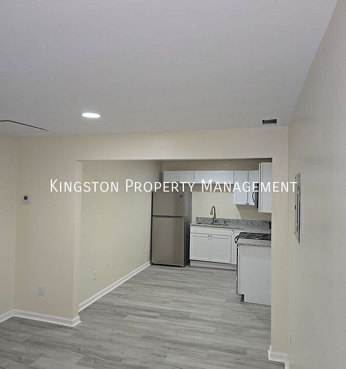 1st image of 126 E Main St #3