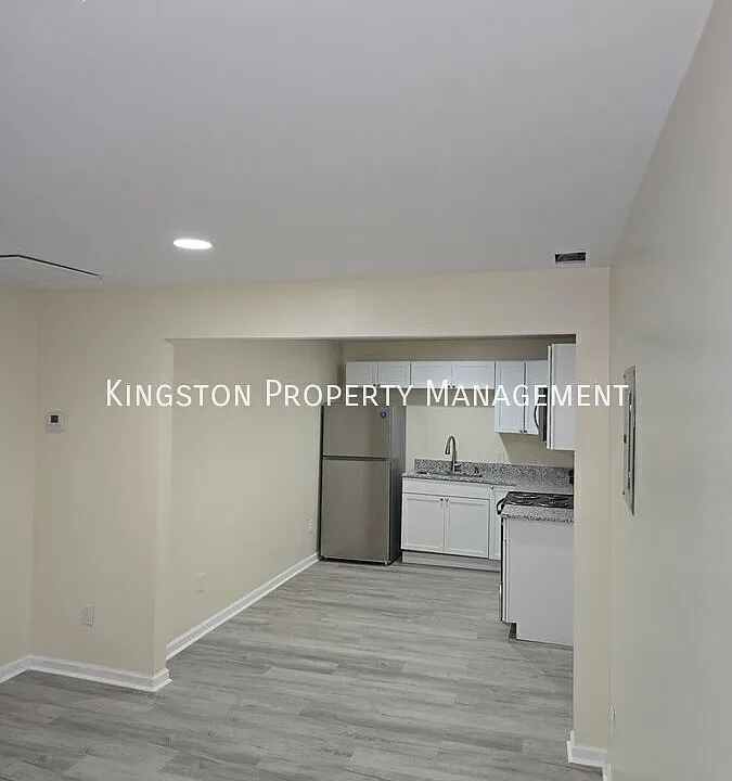 126 E Main St #3