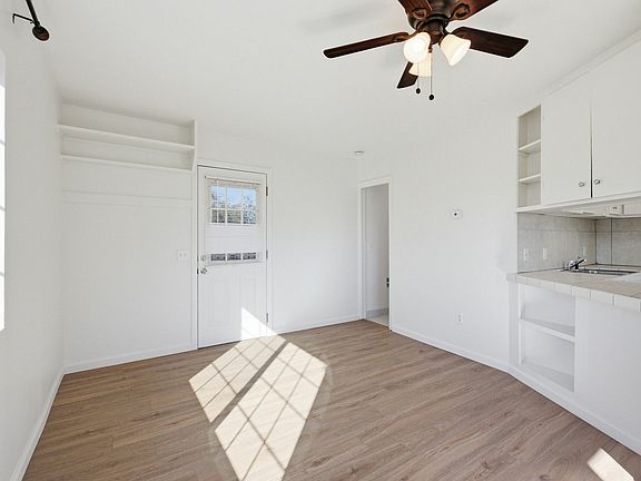5th image of 614 Redwood Ave #A