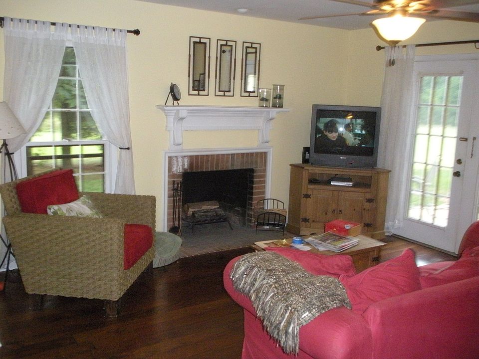 2nd image of 4151 Ivystone Ct Unit D