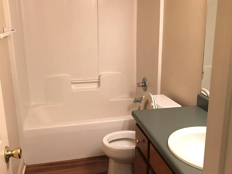 513 John M Long Ave #F — Photo 2