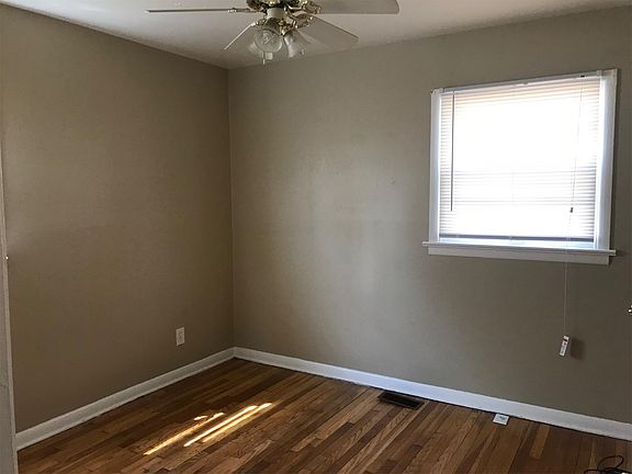 5th image of 207 Meadowcrest Dr