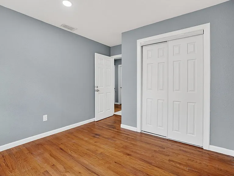 4427 Leddy Dr — Photo 24