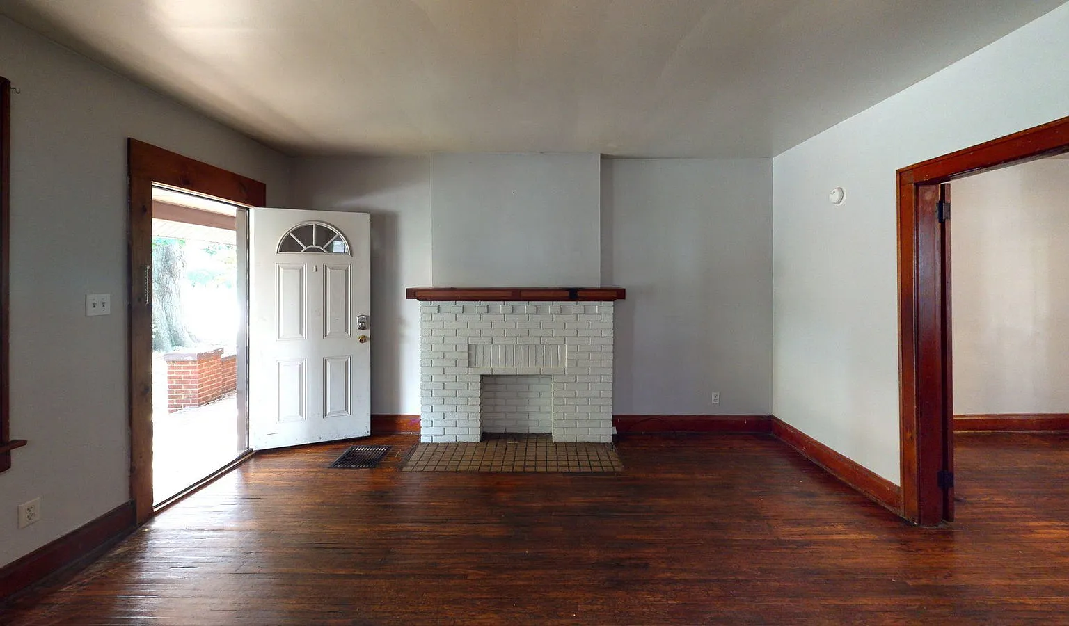 3 bed, 1.0 bath, $1,495 — Photo 4