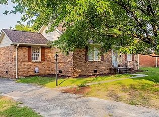 1517 Berkshire Rd, Fayetteville, NC 28304